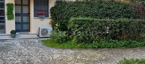 Квартира с 2 комнатами в Помеция, Италия № 150399 24