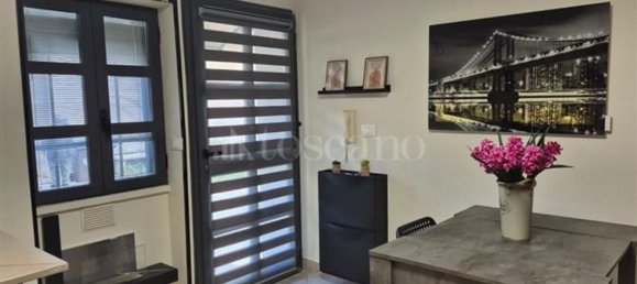 Квартира с 2 комнатами в Помеция, Италия № 150399 6