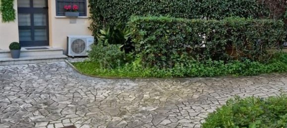 Квартира с 2 комнатами в Помеция, Италия № 150399 25