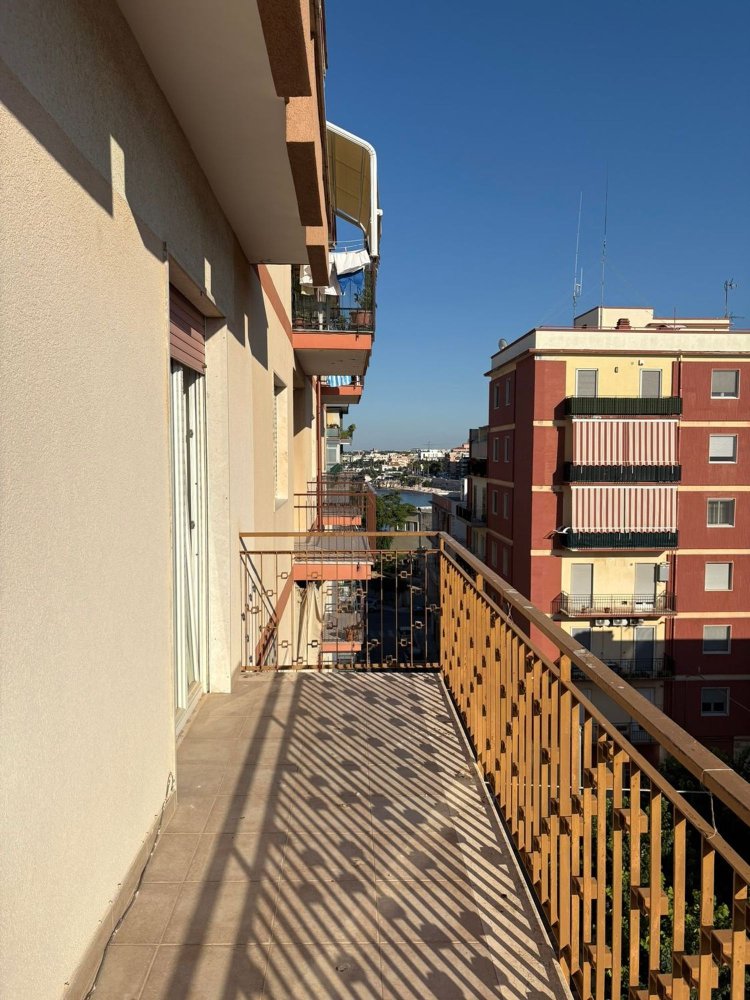 5-Zimmer Wohnung in Trani, Italy, Nr. 299552