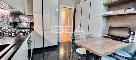 3 rooms Apartment in Lucca, Italy No. 24490 3