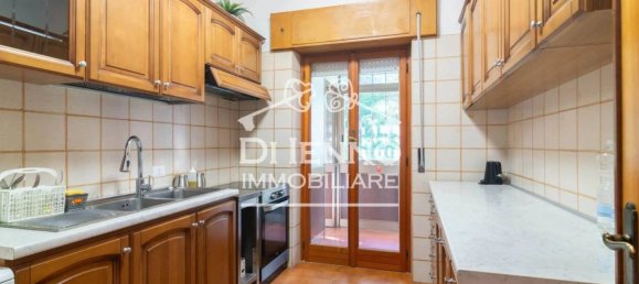 4 bedrooms Apartment in Rome, Italy No. 220019 13