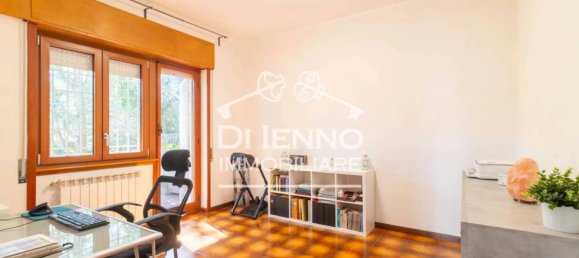 4 bedrooms Apartment in Rome, Italy No. 220019 16