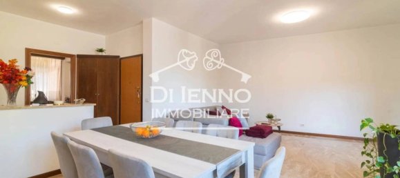 4 bedrooms Apartment in Rome, Italy No. 220019 6