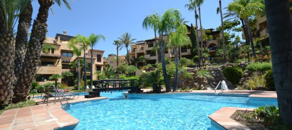 3 bedrooms Penthouse in Estepona, Spain No. 37115 5