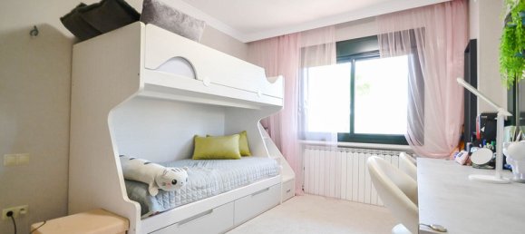 3 bedrooms Penthouse in Estepona, Spain No. 37115 9