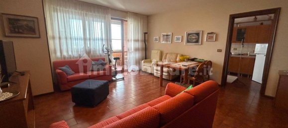 3 bedrooms Apartment in Parma, Italy No. 293540 7