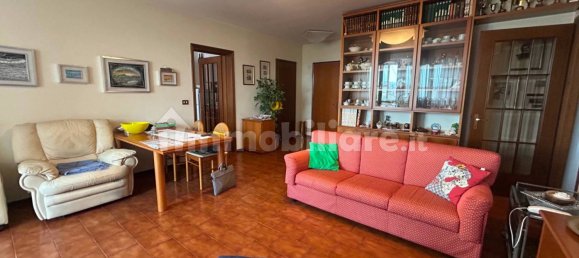 3 bedrooms Apartment in Parma, Italy No. 293540 11