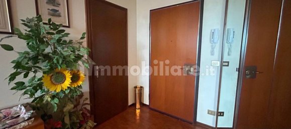 3 bedrooms Apartment in Parma, Italy No. 293540 3