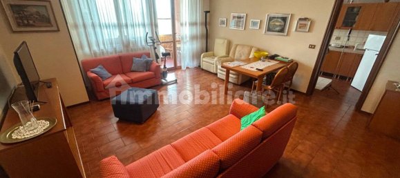 3 bedrooms Apartment in Parma, Italy No. 293540 8