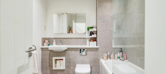 3 bedrooms Townhouse in Crawley, United Kingdom No. 10691 36