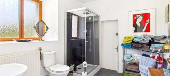 4 bedrooms House in Manche, France No. 358739 10