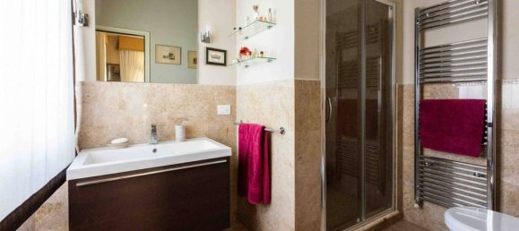3 bedrooms Villa in Florence, Italy No. 329091 18