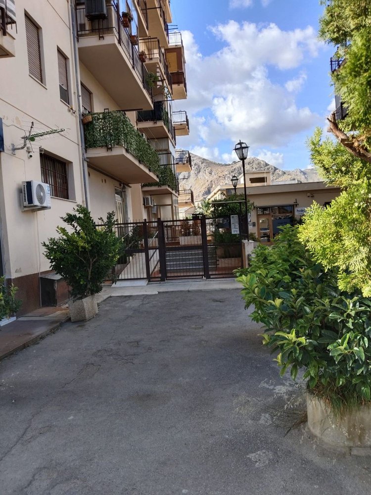 1 Schlafzimmer Wohnung in Palermo, Italy, Nr. 341823