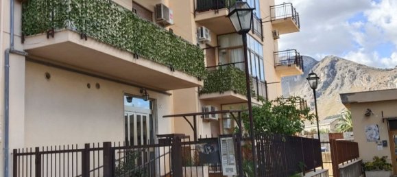 1 Schlafzimmer Wohnung in Palermo, Italy, Nr. 341823 2