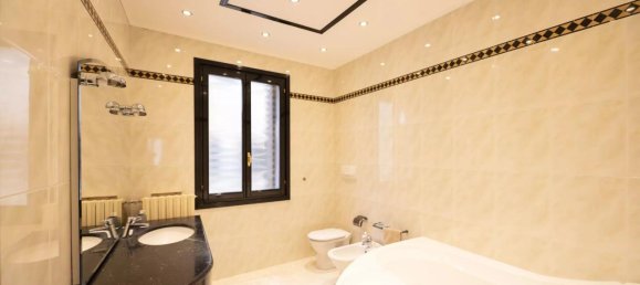 6 rooms Apartment in Venice, Italy No. 127064 23