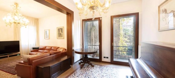 6 rooms Apartment in Venice, Italy No. 127064 5