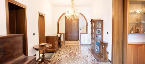 6 rooms Apartment in Venice, Italy No. 127064 9