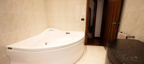 6 rooms Apartment in Venice, Italy No. 127064 24