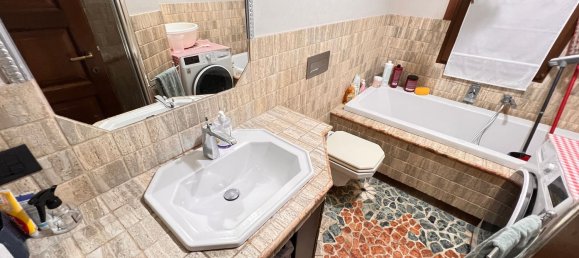 Apartamento de 3 habitaciónes en Brugherio, Italy No. 181128 16