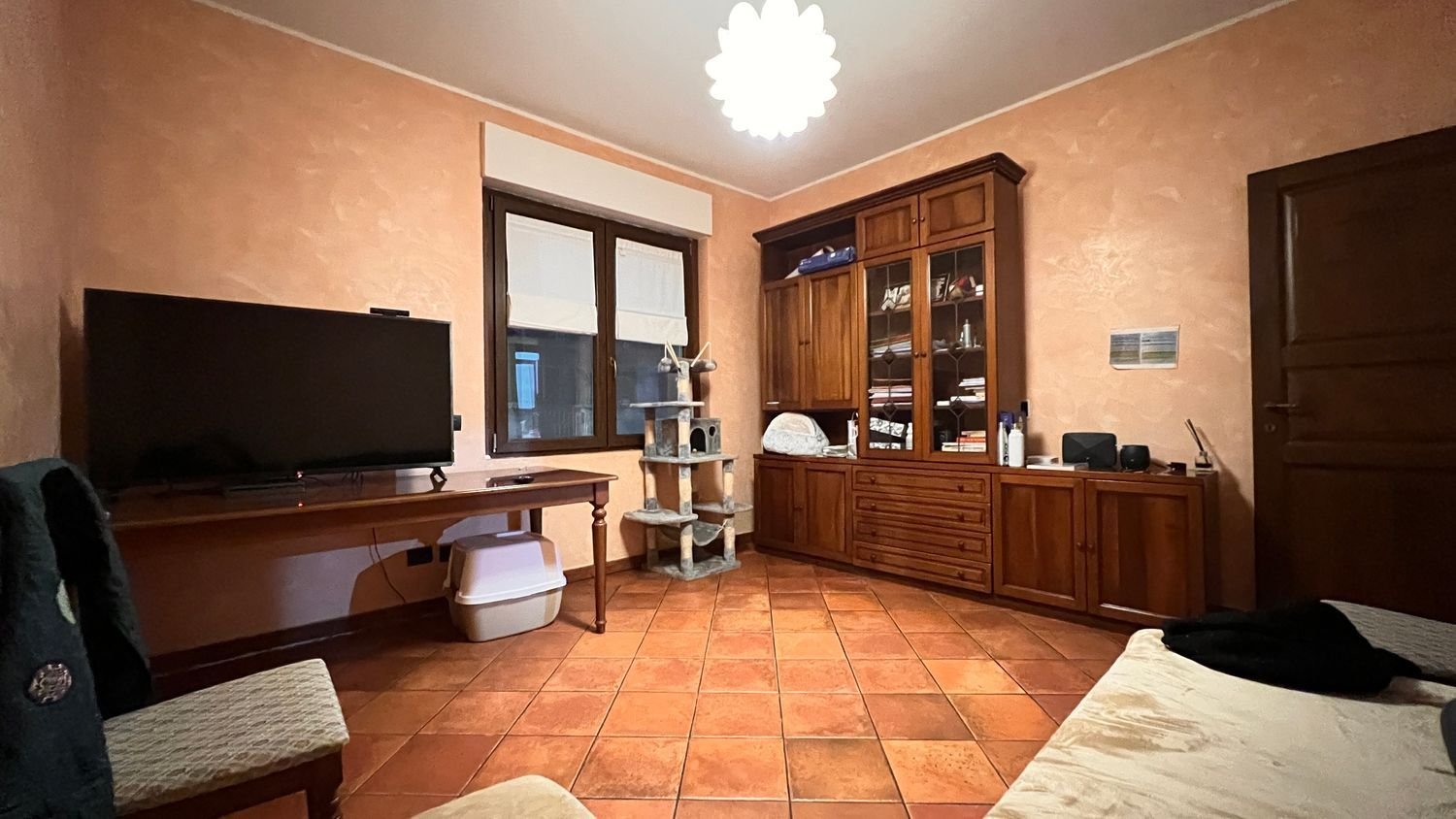 Apartamento de 3 habitaciónes en Brugherio, Italy No. 181128