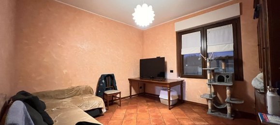 Apartamento de 3 habitaciónes en Brugherio, Italy No. 181128 4