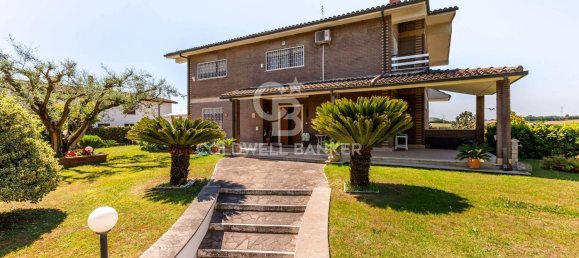 8 rooms Villa in Rome, Italy No. 299859 3