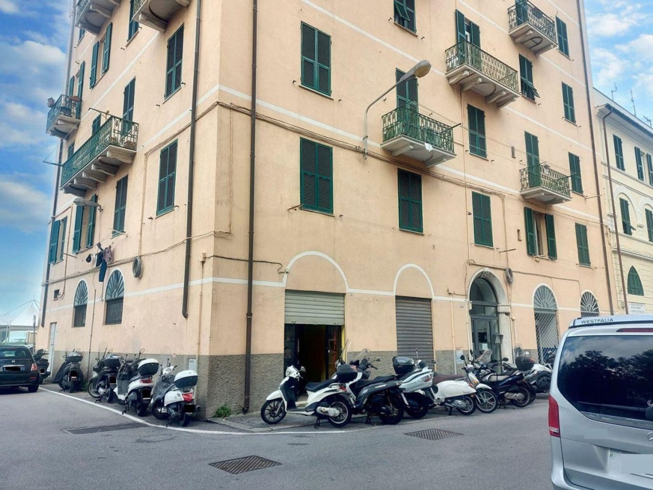 Коммерческая недвижимость 75м² в Савона, Италия № 371980