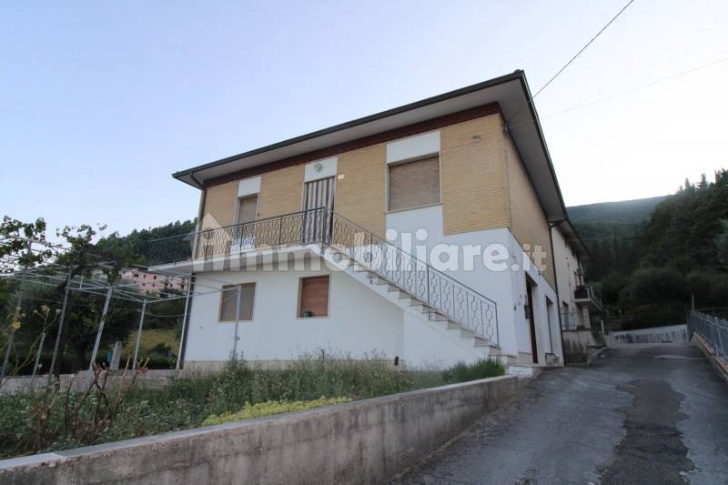 4 bedrooms Villa in Serra San Quirico, Italy No. 118588