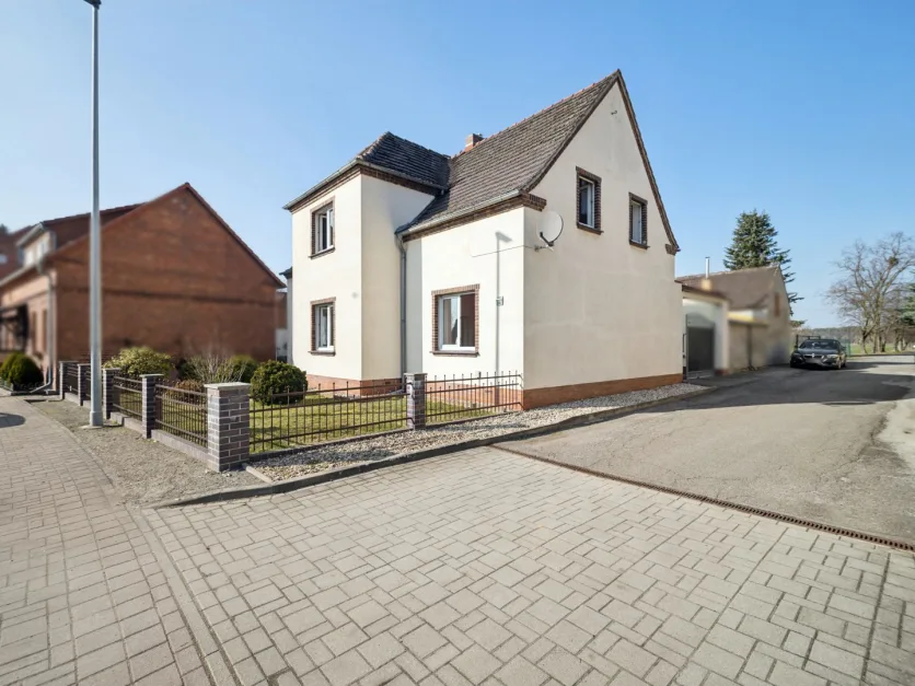 5 rooms House in Brandenburg, Germany No. 10811