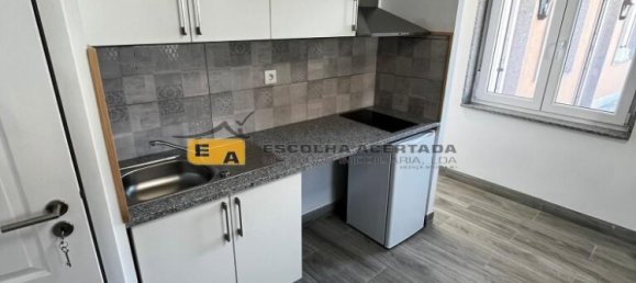 300m² Building in Vila Nova de Gaia, Portugal No. 81694 15