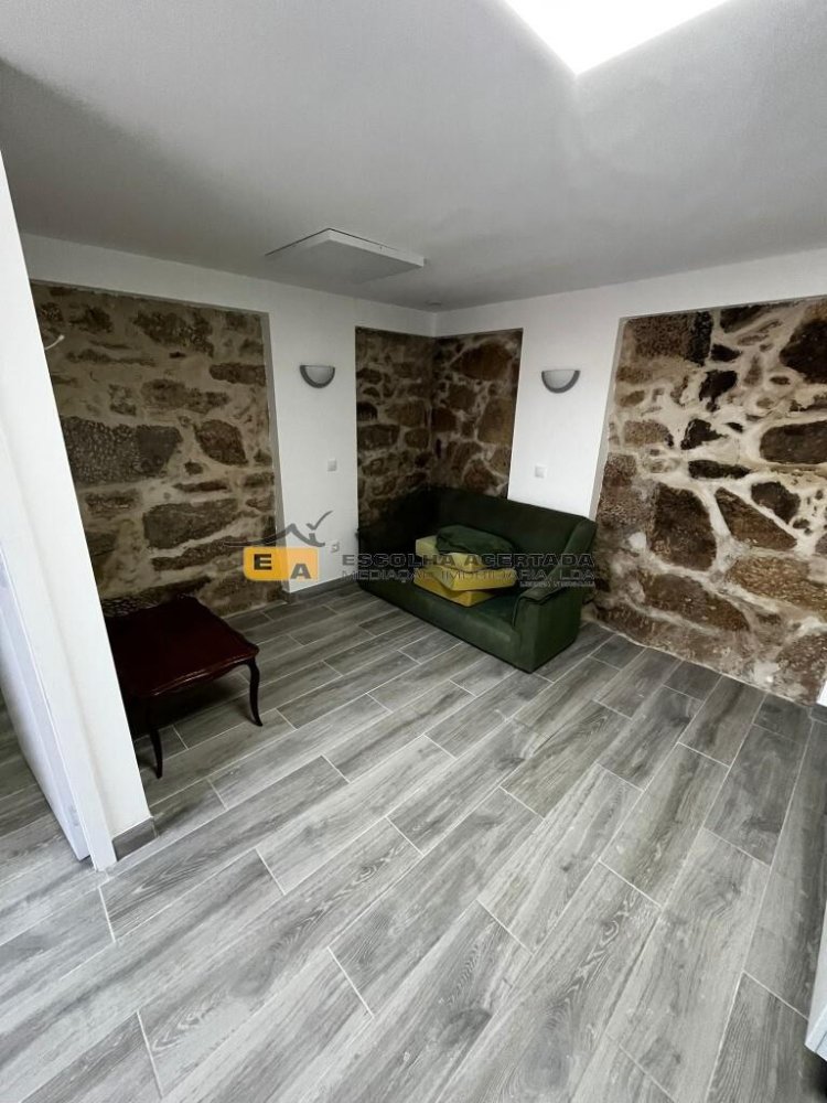 300m² Building in Vila Nova de Gaia, Portugal No. 81694