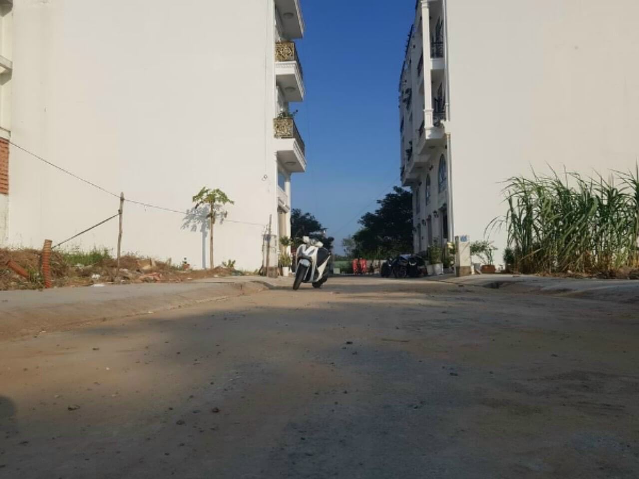 180m² Land in District 7, Vietnam No. 7383