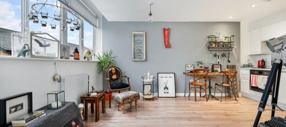 1 bedroom Apartment in Epsom, United Kingdom No. 9761 2