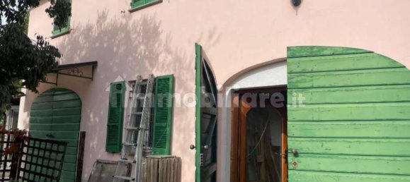 5 bedrooms Villa in Castel San Giovanni, Italy No. 275468 2