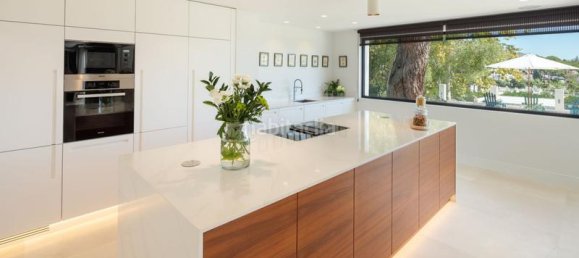 6 bedrooms Villa in Marbella, Spain No. 20481 4