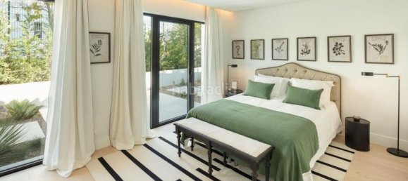 6 bedrooms Villa in Marbella, Spain No. 20481 15