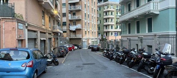Garaje en Genoa, Italy 40 m² No. 350908 3