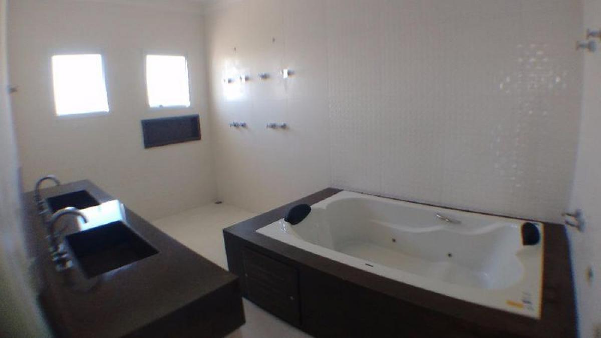 4 bedrooms House in Sao Paulo, Brazil No. 521658