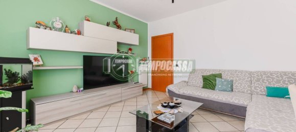2 Schlafzimmer Wohnung in Azzano San Paolo, Italy, Nr. 305939 4