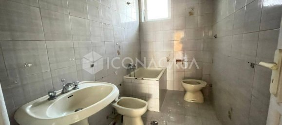 3 rooms Apartment in Bari, Italy No. 266712 9