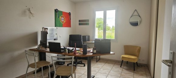 Casa de 3 dormitorios en Saint-Jean-d'Angely, France No. 290367 6