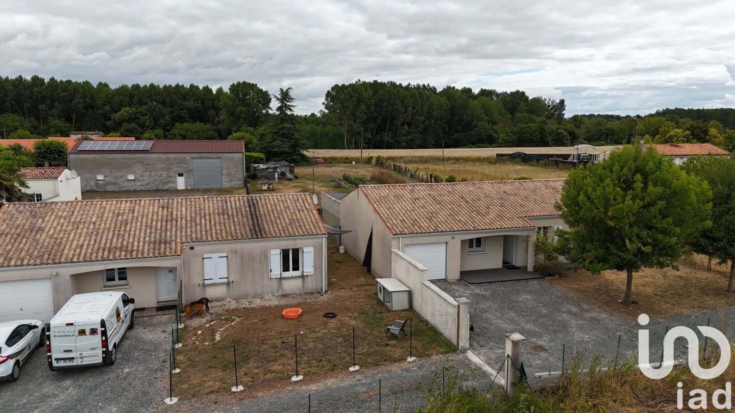Casa de 3 dormitorios en Saint-Jean-d'Angely, France No. 290367