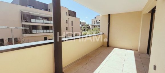 2 chambres Appartement à Ferney-Voltaire, France No. 311511 2