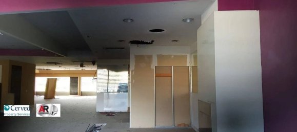 Propiedad comercial de 4 habitaciónes en Aprilia, Italy No. 13554 5