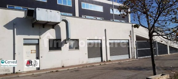 Propiedad comercial de 4 habitaciónes en Aprilia, Italy No. 13554 2