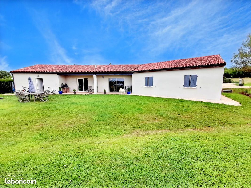 Квартира с 4 спальнями в Дордонь, Франция № 340982