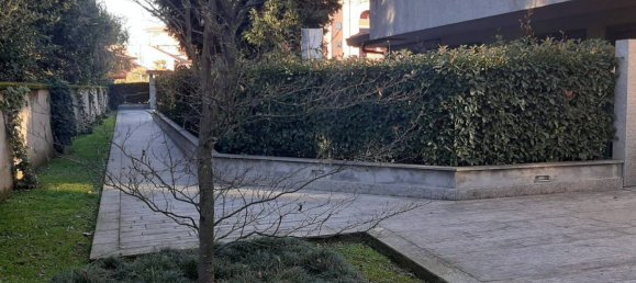 1 bedroom Apartment in Bovisio Masciago, Italy No. 197215 6