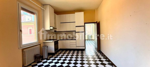3 bedrooms Apartment in Bologna, Italy No. 374826 7