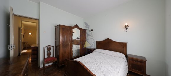 3 bedrooms Villa in Portimao, Portugal No. 100403 2